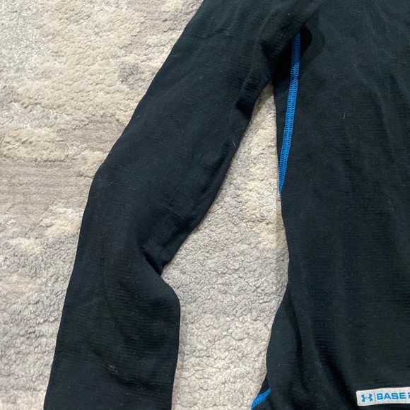under armour Long Sleeve Size MD Tshirt Blouse Pullover Stretch - Picture 4 of 6